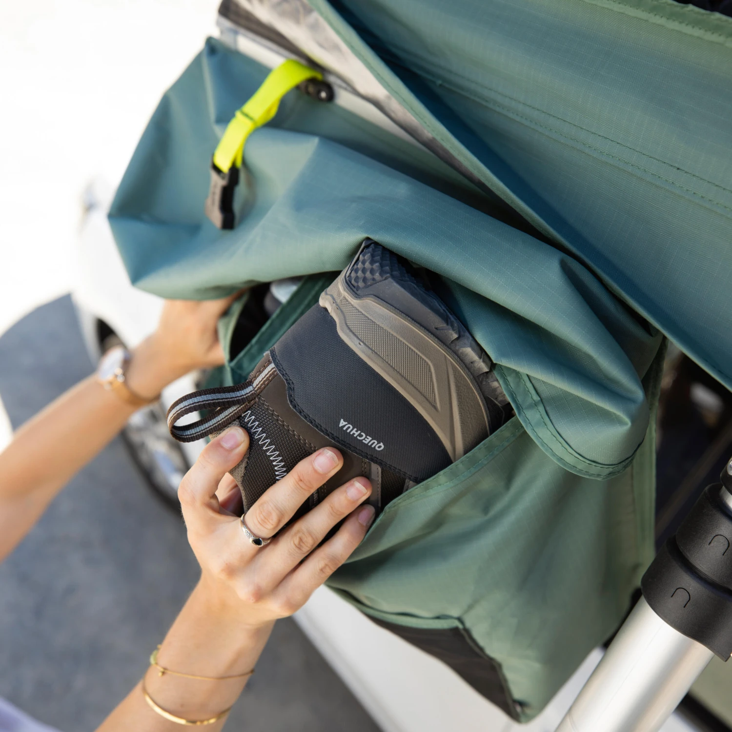 Quechua INFLATABLE ROOF TENT MH900 FRESH & BLACK 2 PERSON - Image 15