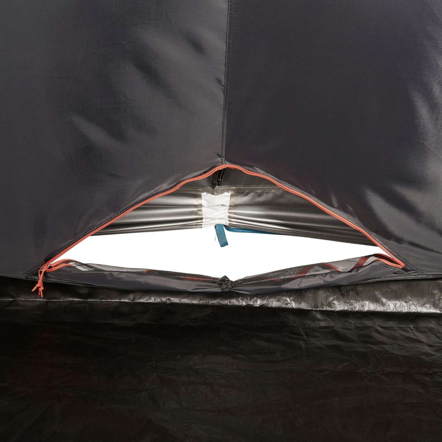 Quechua 4 Man Inflatable Blackout Tent - Image 9
