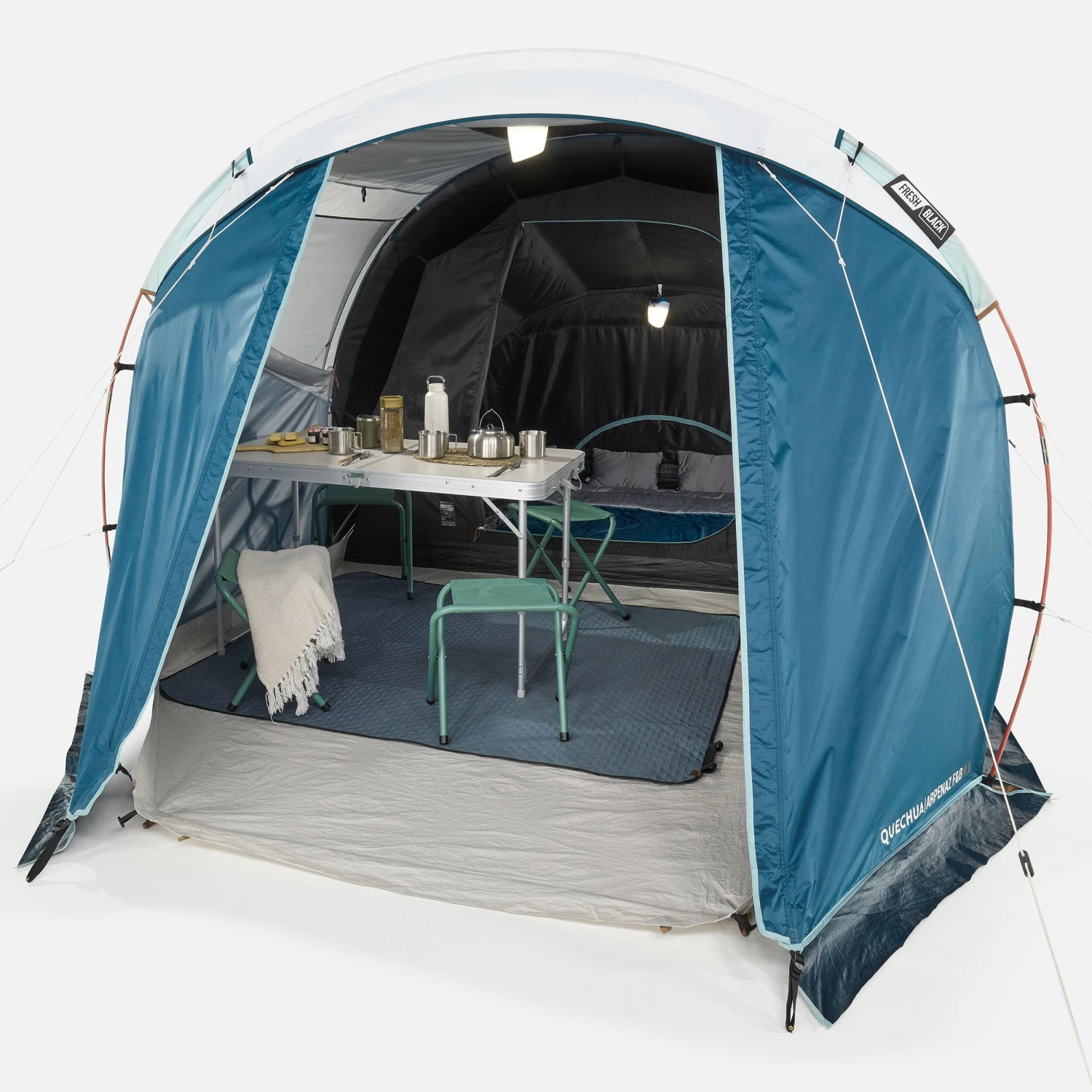 Quechua 4 Man Blackout Tent With Poles - Image 4
